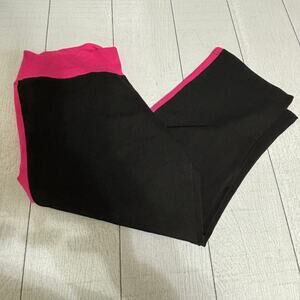 iLoveSia Raspberry Pink and Black Capri Leggings XL NWT